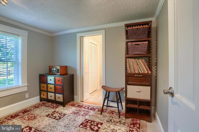 737 PIKETOWN RD, Harrisburg, PA 17112