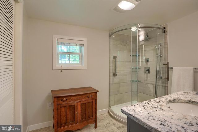 737 PIKETOWN RD, Harrisburg, PA 17112