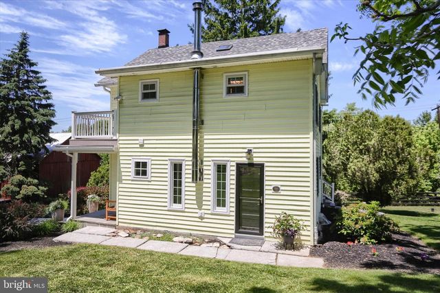 737 PIKETOWN RD, Harrisburg, PA 17112
