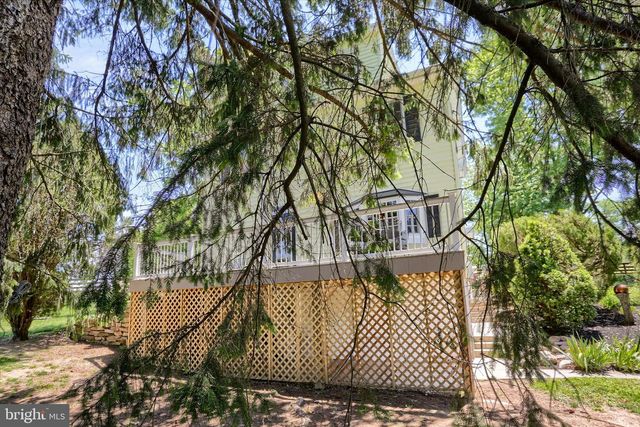 737 PIKETOWN RD, Harrisburg, PA 17112