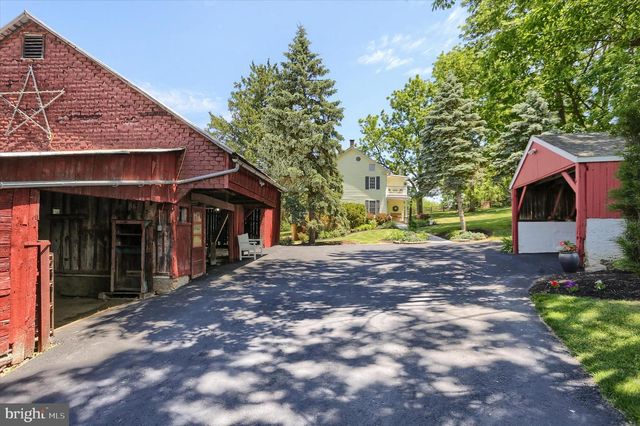 737 PIKETOWN RD, Harrisburg, PA 17112