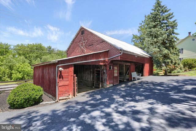 737 PIKETOWN RD, Harrisburg, PA 17112