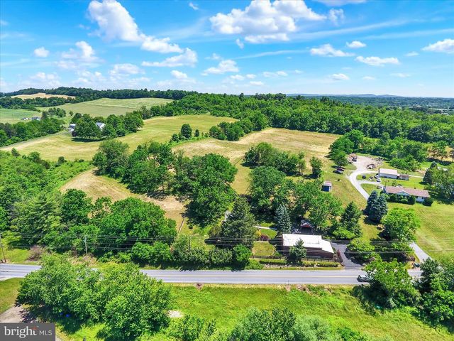 737 PIKETOWN RD, Harrisburg, PA 17112