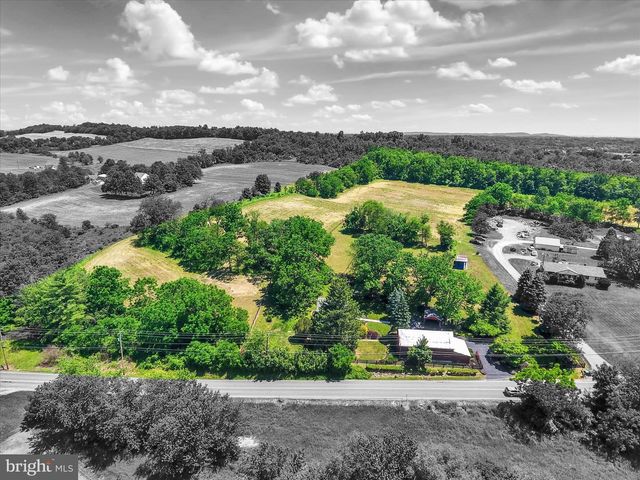 737 PIKETOWN RD, Harrisburg, PA 17112