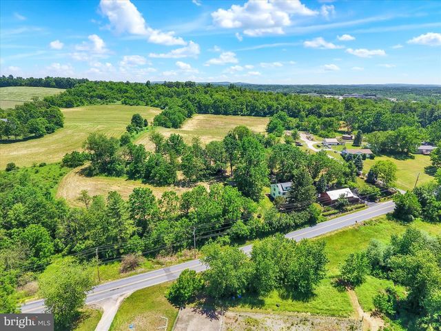 737 PIKETOWN RD, Harrisburg, PA 17112