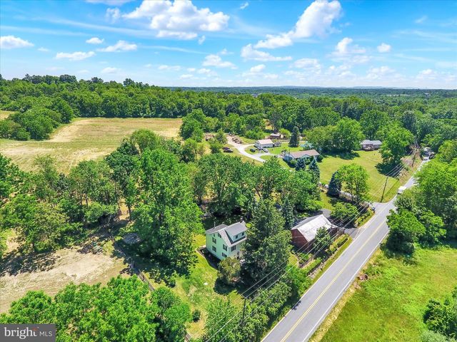 737 PIKETOWN RD, Harrisburg, PA 17112
