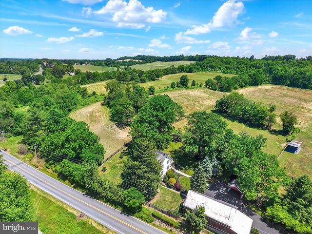 737 PIKETOWN RD, Harrisburg, PA 17112
