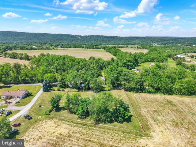 737 PIKETOWN RD, Harrisburg, PA 17112