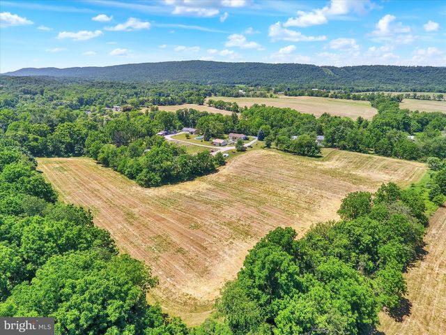 737 PIKETOWN RD, Harrisburg, PA 17112