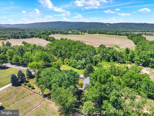 737 PIKETOWN RD, Harrisburg, PA 17112
