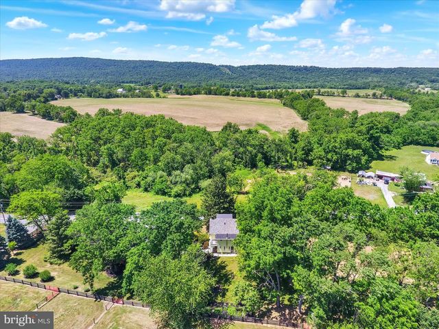 737 PIKETOWN RD, Harrisburg, PA 17112
