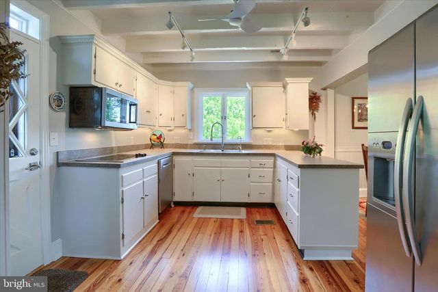 737 PIKETOWN RD, Harrisburg, PA 17112
