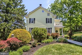 737 PIKETOWN RD, Harrisburg, PA 17112