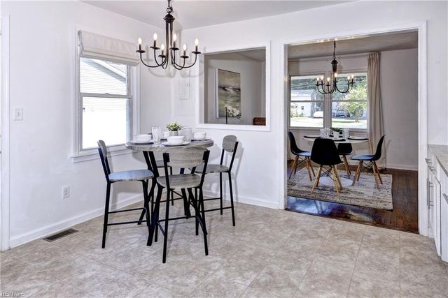 43 Robinson DR, Newport News, VA 23601