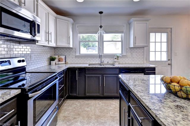43 Robinson DR, Newport News, VA 23601