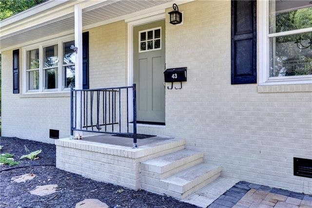 43 Robinson DR, Newport News, VA 23601