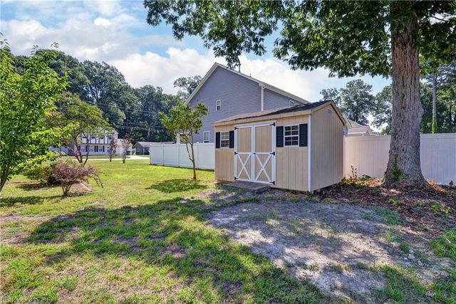 43 Robinson DR, Newport News, VA 23601