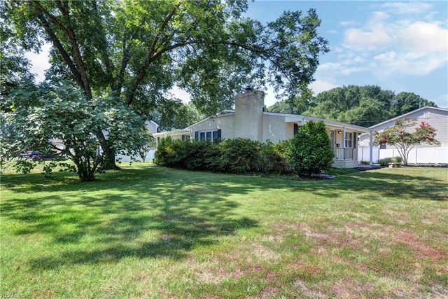 43 Robinson DR, Newport News, VA 23601