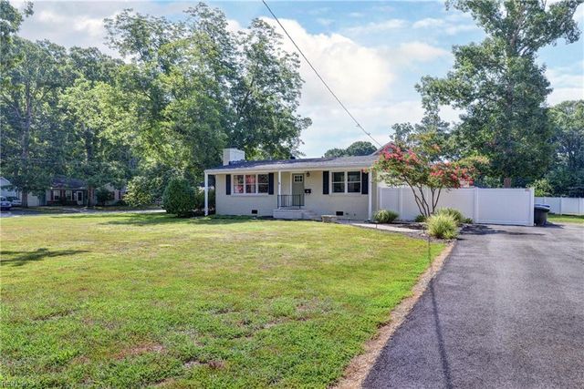 43 Robinson DR, Newport News, VA 23601