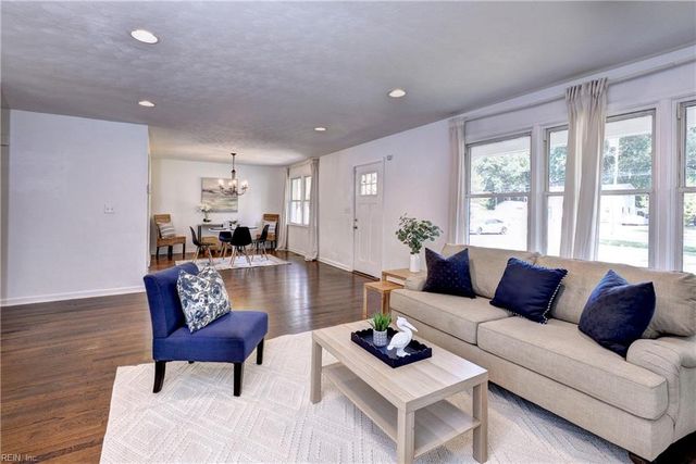 43 Robinson DR, Newport News, VA 23601
