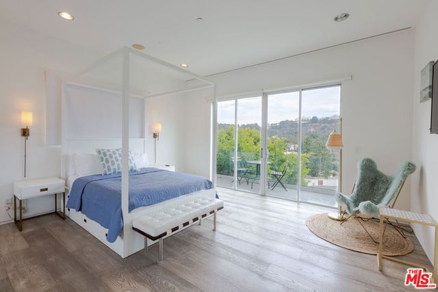 12148 Travis Street, Los Angeles, CA 90049