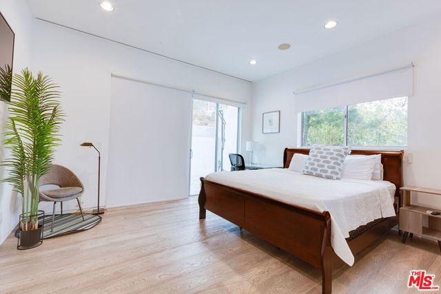 12148 Travis Street, Los Angeles, CA 90049