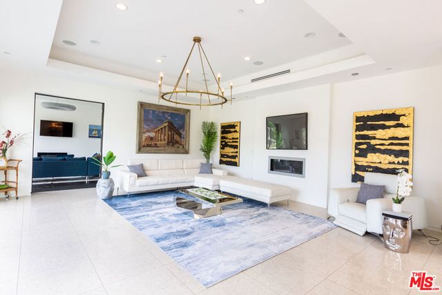 12148 Travis Street, Los Angeles, CA 90049