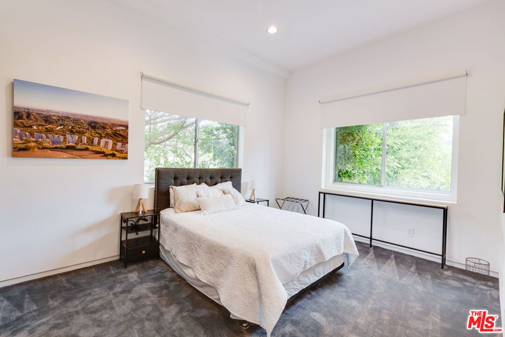 Image 10 of property listing at 12148 Travis Street, Los Angeles, CA 90049