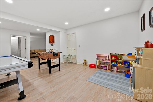60 Rolling Lane, Maggie Valley, NC 28751
