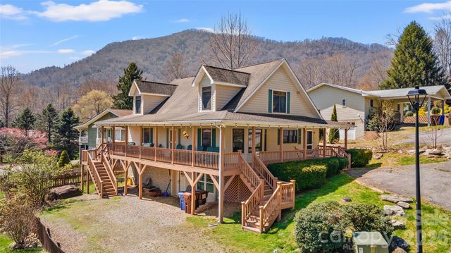 60 Rolling Lane, Maggie Valley, NC 28751