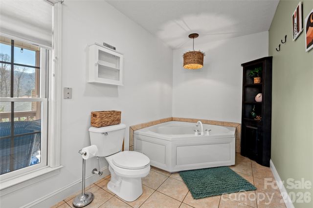 60 Rolling Lane, Maggie Valley, NC 28751