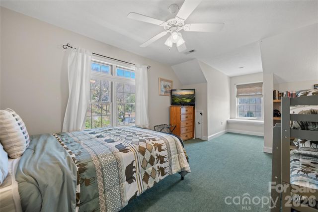 60 Rolling Lane, Maggie Valley, NC 28751