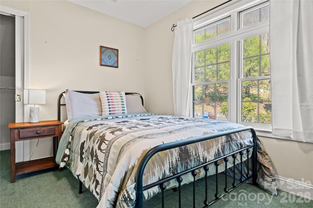 60 Rolling Lane, Maggie Valley, NC 28751