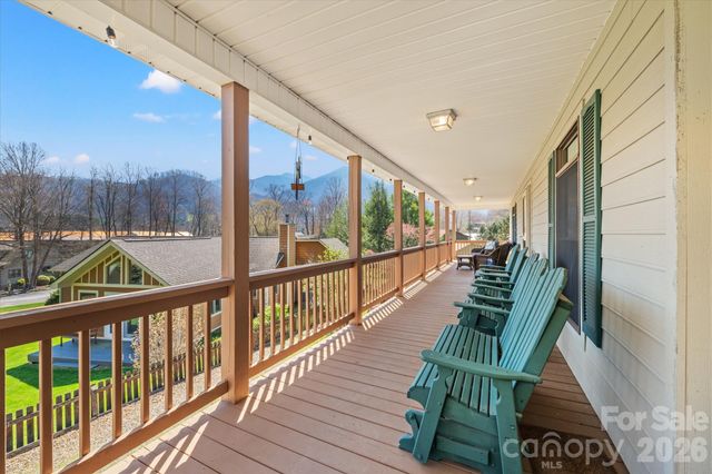 60 Rolling Lane, Maggie Valley, NC 28751