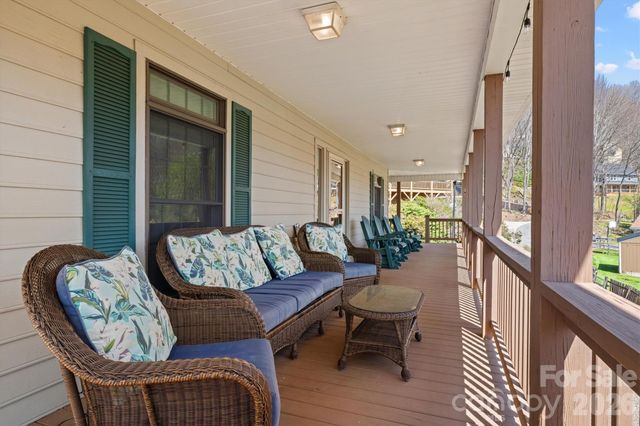 60 Rolling Lane, Maggie Valley, NC 28751