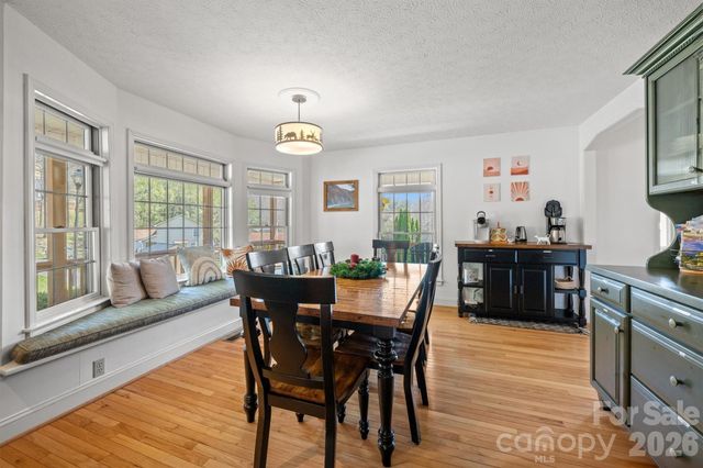 60 Rolling Lane, Maggie Valley, NC 28751