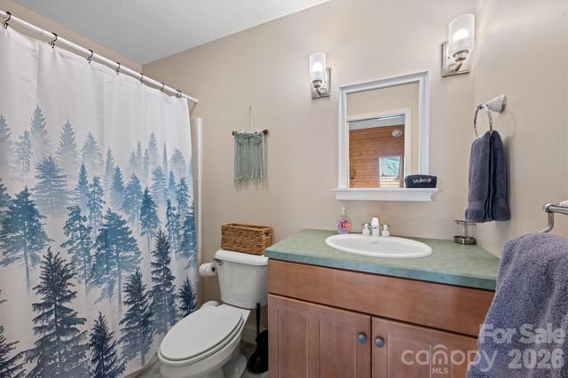 60 Rolling Lane, Maggie Valley, NC 28751