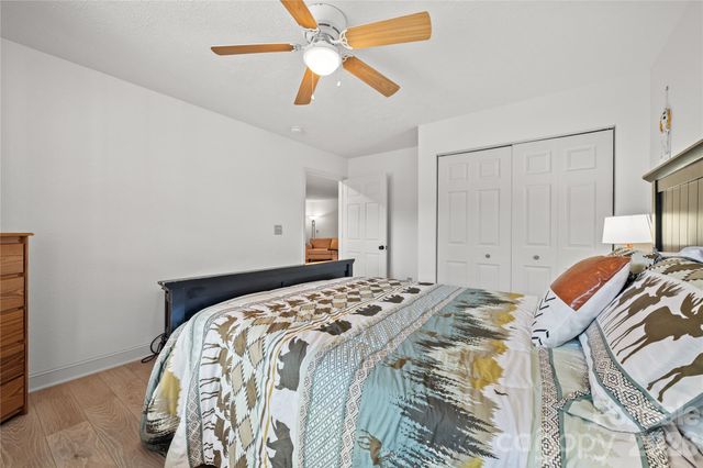 60 Rolling Lane, Maggie Valley, NC 28751