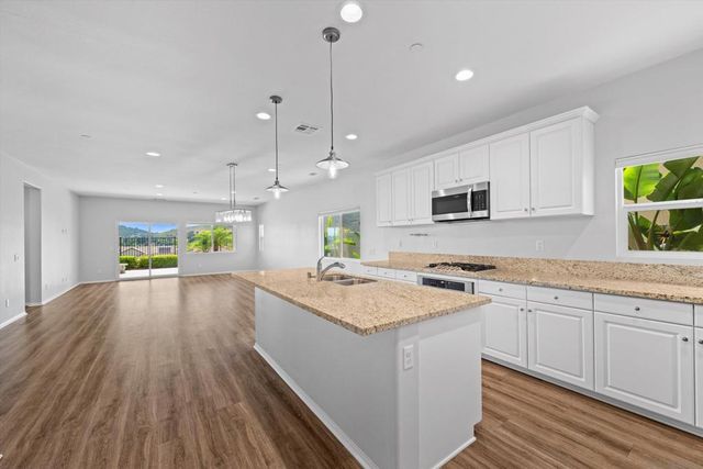 339 Calabrese Street, Fallbrook, CA 92028