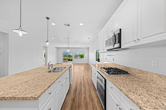 339 Calabrese Street, Fallbrook, CA 92028