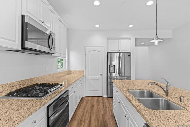 339 Calabrese Street, Fallbrook, CA 92028