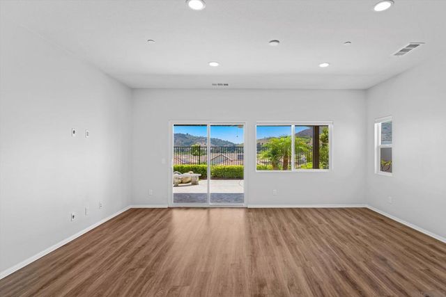 339 Calabrese Street, Fallbrook, CA 92028
