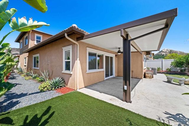 339 Calabrese Street, Fallbrook, CA 92028