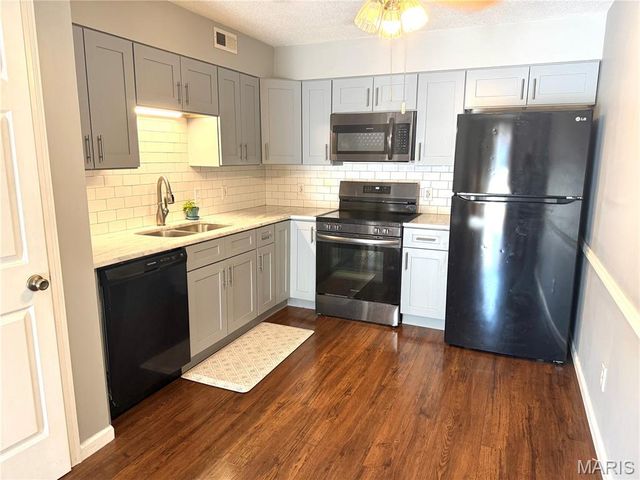 9209 Bent Pine Court F, Unincorporated, MO 63126
