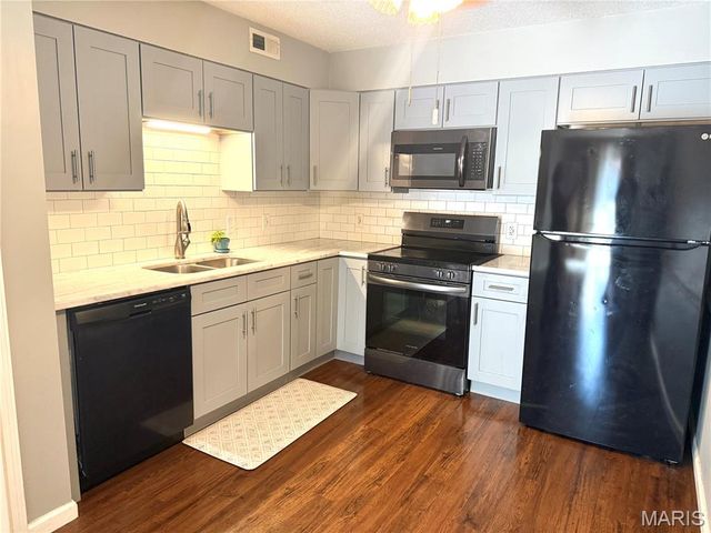 9209 Bent Pine Court F, Unincorporated, MO 63126