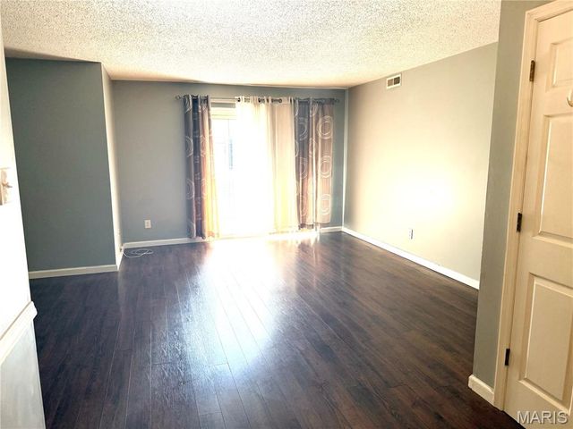 9209 Bent Pine Court F, Unincorporated, MO 63126