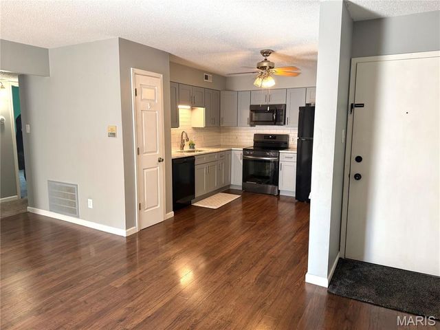 9209 Bent Pine Court F, Unincorporated, MO 63126