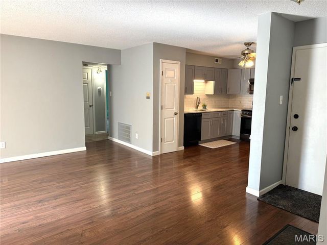 9209 Bent Pine Court F, Unincorporated, MO 63126