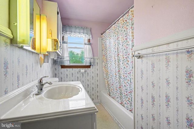 1872 SPRING ROAD, Carlisle, PA 17013