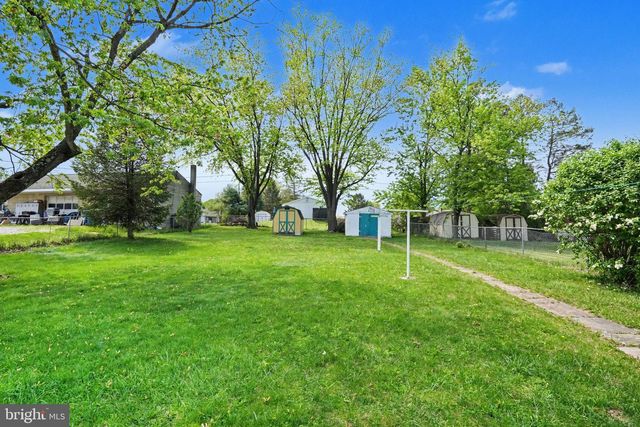 1872 SPRING ROAD, Carlisle, PA 17013